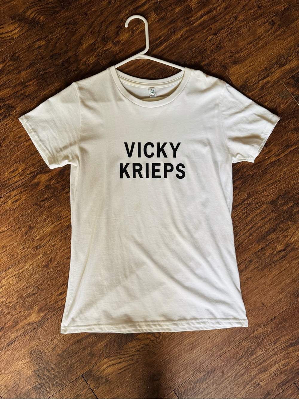 Girls on Tops x Vicky Krieps limited edt. White Graphic Tee